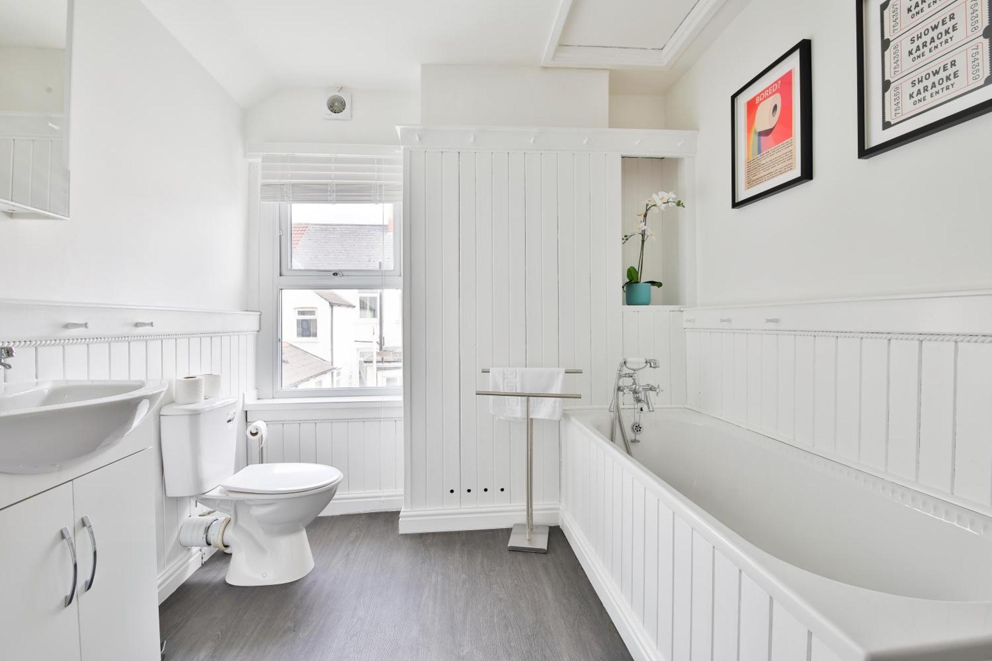 Fresh Cardiff Bay 2 Bedroom House- 3 Tv'S Exterior photo